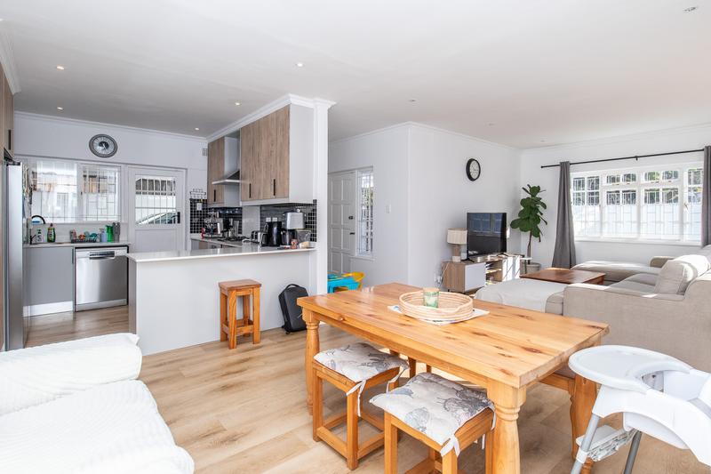 To Let 4 Bedroom Property for Rent in Constantia Western Cape